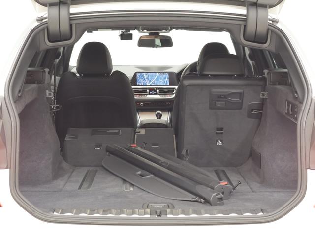 3シリーズ 320d xDriveツーリング Mスポーツ 認定中古車 2年保証 18インチAW 全周囲カメラ 前後センサー アクティブクルーズコントロール パドルシフト LEDヘッドライト 衝突軽減 車線逸脱 電動リヤゲート コフォートアクセス(17枚目)