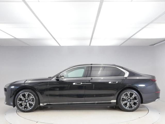 ｉ７ ｘＤｒｉｖｅ　６０　エクセレンス　認定中古車　２年保証　サンルーフ　リヤエンターテイメント　オットマンシート　２０インチＡＷ　全周囲カメラ　Ｂ＆Ｗダイヤモンドサウンド　アクティブクルーズコントロール　衝突軽減　ヘッドアップディスプレイ（8枚目）