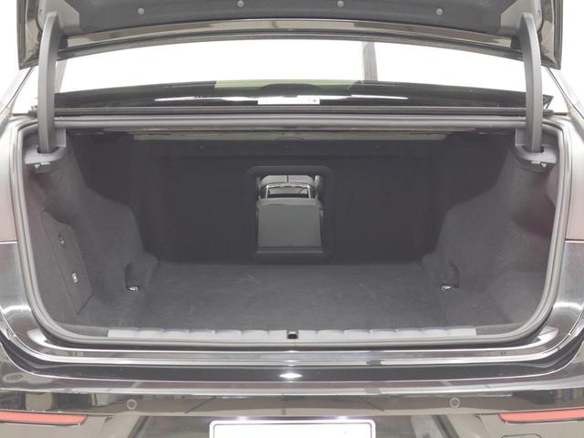 ｉ７ ｘＤｒｉｖｅ　６０　エクセレンス　認定中古車　２年保証　サンルーフ　リヤエンターテイメント　オットマンシート　２０インチＡＷ　全周囲カメラ　Ｂ＆Ｗダイヤモンドサウンド　アクティブクルーズコントロール　衝突軽減　ヘッドアップディスプレイ（18枚目）