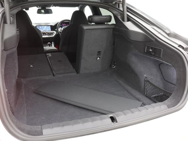 ４シリーズ ４２０ｉグランクーペ　Ｍスポーツ　認定中古車　２年保証　アダプティブＭサス　レザーシート　Ｈａｒｍａｎ／Ｋａｒｄｏｎ　１９インチＡＷ　アクティブクルーズコントロール　全周囲カメラ　前後センサー　パドルシフト　ＬＥＤ　衝突軽減　車線逸脱（18枚目）