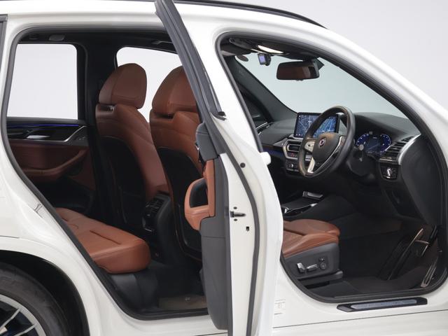 ��Ȃɂ����̕����G�X�R�[�g����C���[�W�ŁB�����ꂪ���₷�������A�����Ĉ��S����^���Ă����h�A�̌����Əd���́A�h�C�c�ԂȂ�ł͂ł��B