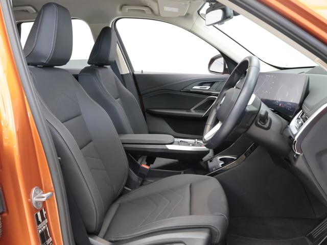 Ｘ１ ｘＤｒｉｖｅ　２０ｄ　ｘライン　認定中古車　２年保証　１８インチＡＷ　ヘッドアップディスプレイ　全周囲カメラ　前後センサー　アクティブクルーズコントロール　アダプティブＬＥＤ　衝突軽減　車線逸脱　コンフォートアクセス　電動リヤゲート（12枚目）