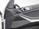 Harman/Kardonスピーカーの上質な音で、音楽を存分にご堪能ください