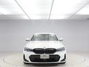 4灯ライト、キドニーグリルそしてエンブレムと、BMWの伝統を現代に引き継いでなお、新しく雄々しいフェイスですね☆