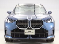 ♪ＢＭＷの代名詞といえるキドニー・グリル、一目でそれと分かる精悍な顔立ち。ホフマイスターキンクやキャラクターラインと呼ばれる側面デザインにより前傾姿勢を強調したスタイルは、走りを重視したＢＭＷならでは 3