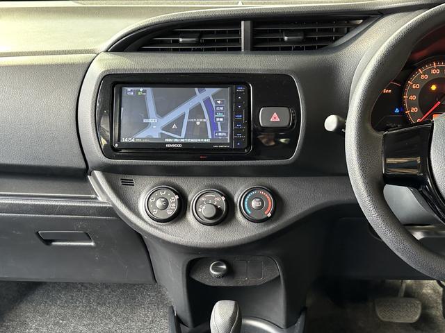 ヴィッツ Ｆ　Ｂｌｕｅｔｏｏｔｈ付ナビ／ＴＶ／キ－レスキー／当社下取車／４．３万ｋ／記録簿（41枚目）