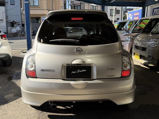 マーチ １２ＳＲ　後期型５速オ－テックチュ－ン専用マフラ－・足回り・エアロ・アルミ・内装・テ－ルクロスバ－・ナビ・キ－レス・ＥＴＣ車重９６０キロＣＲ１２ＤＥエンジン当社下取車（24枚目）