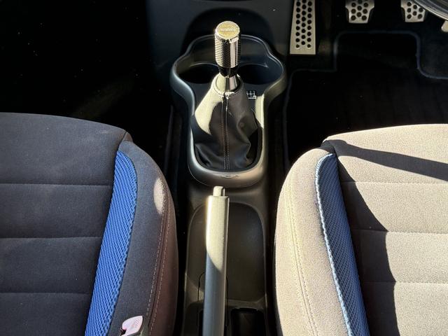 マーチ １２ＳＲ　後期型５速オ－テックチュ－ン専用マフラ－・足回り・エアロ・アルミ・内装・テ－ルクロスバ－・ナビ・キ－レス・ＥＴＣ車重９６０キロＣＲ１２ＤＥエンジン当社下取車（47枚目）