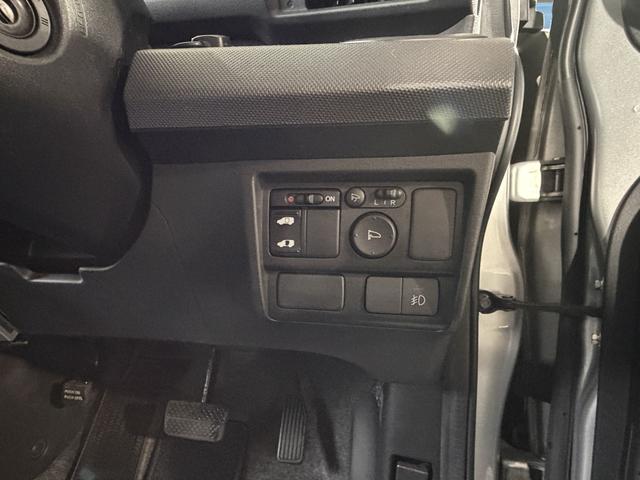 フリード Ｇ　エアロ　Ｌパッケージ　ワンオ－ナ－車７人乗パワ－スライドドア・社外Ｂｌｕｅｔｏｏｔｈ付ナビ地デジ・ＨＤＭＩ・バックカメラ・ＤＶＤ再生・ＨＩＤライト＆フォグライト・純正エアロ・キ－レスキ－・記録簿（45枚目）