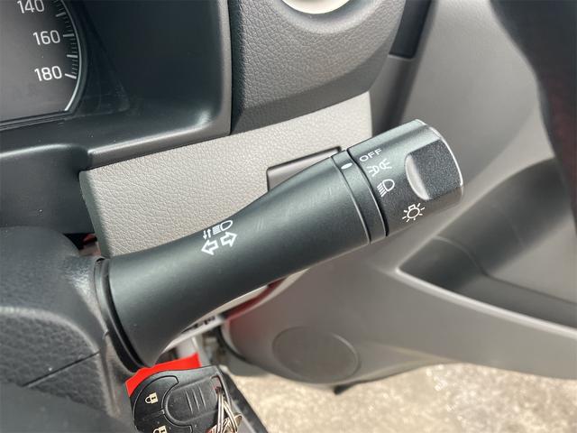 NV350キャラバンバン ロングDX ワンオーナー・記録簿・純正フルセグTVナビ・Bluetooth接続・バックカメラ・キーレス・ベンチシート・ETC(32枚目)