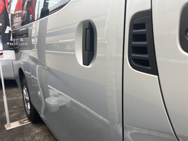 NV350キャラバンバン ロングDX ワンオーナー・純正フルセグTVナビ・ETC・バックカメラ・キーレス・Bluetooth接続・バン・ベンチシート(9枚目)