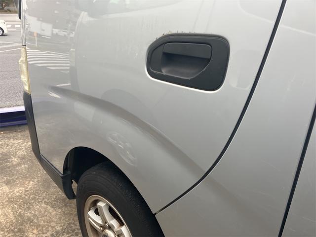 NV350キャラバンバン ロングDX ワンオーナー・記録簿・純正フルセグTVナビ・ETC・Bluetooth接続・DVD再生・バックカメラ・キーレス・ベンチシート(21枚目)