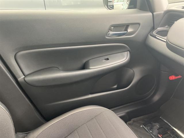 フィット e:HEVクロスター フルセグTVナビ・スマートキー・Bluetooth接続・DVD再生・バックカメラ・ステアリングスイッチ・ETC USB端子・純正ドライブレコーダー(40枚目)