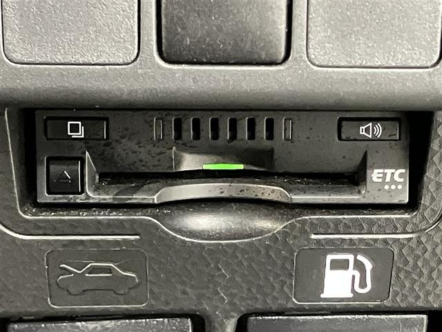 タンク Ｇ　コージーエディション　スマートキープッシュスタート　両側自動ドア　地デジ　盗難防止　ＬＥＤランプ　バックモニター　ＤＶＤ再生機能　クルコン　ウォークスルー　ワンオーナー車　横滑り防止装置　ナビＴＶ　ＡＢＳ　キーレス　ＥＴＣ（8枚目）