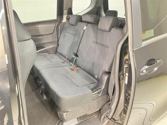 シエンタ Ｇ　後席モニター　メモリーナビ　バックカメラ　両側電動スライドドア　スマートキープッシュスタート　地デジフルセグ　定期点検記録簿　フルオートエアコン　ＥＴＣ　パワステ　キーフリーシステム　ＡＢＳ（17枚目）