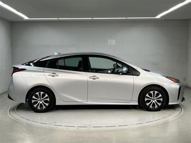 プリウス Ａ　ＡＣ１００Ｖ　衝突軽減ブレーキシステム　Ｂモニタ　記録簿有　ＬＥＤヘッド　クルーズコントロール　セキュリティー　スマートキー　パワーステアリング　Ｐシート　ＥＴＣ　１オーナー　アルミホイル　ＳＲＳ（9枚目）