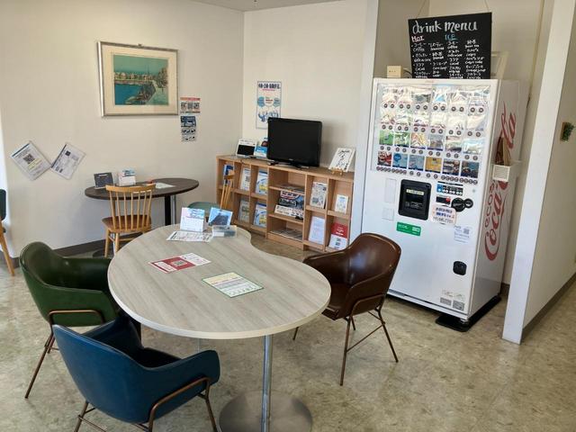 プリウス Ａ　ＡＣ１００Ｖ　衝突軽減ブレーキシステム　Ｂモニタ　記録簿有　ＬＥＤヘッド　クルーズコントロール　セキュリティー　スマートキー　パワーステアリング　Ｐシート　ＥＴＣ　１オーナー　アルミホイル　ＳＲＳ（33枚目）