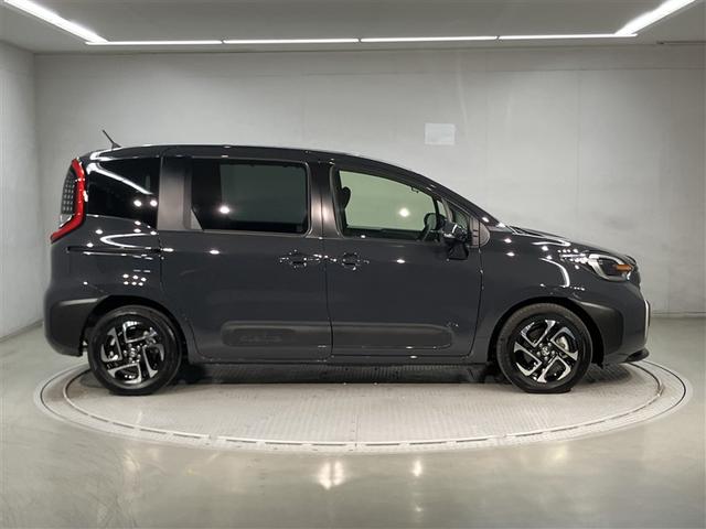 シエンタ Ｚ　１オナ　Ｗ電動ドア　イモビ　クルーズＣ　ＬＥＤヘッドランプ　アルミ　ＥＴＣ　Ｓキー　横滑り防止機能　パワーウィンドウ　エアバック　ＡＢＳ　ドラレコ　カーテンエアバック　ウォークスルー　オートエアコン（3枚目）