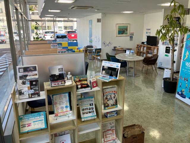 プリウスアルファ Ｇ　１００Ｖ電源　ＴＳＳ　Ｂモニタ　電動シート　盗難防止装置　ＡＵＸ　エアバッグ　ドラレコ　ＡＢＳ　地デジＴＶ　オートクルーズコントロール　ＥＴＣ付　Ｗエアバック　ＴＶナビ　ＤＶＤ再生機能　キーフリーキー（30枚目）