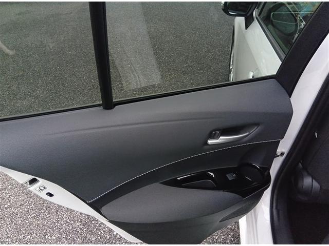 カローラツーリング ハイブリッド G エアバッグ ABS ワンオーナー 盗難防止装置 衝突被害軽減ブレーキ オートクルーズコントロール ETC 地デジ フルオートエアコン バックカメラ LED メモリーナビ ミュージックプレイヤー接続可(17枚目)