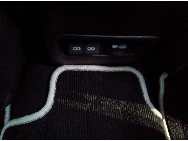 カローラツーリング ハイブリッド　ダブルバイビー　メディアプレイヤー接続　バックモニター　フルセグＴＶ　ＬＥＤライト　ワンオーナー　点検記録簿　クルコン　横滑り防止　盗難防止装置　ナビ・ＴＶ　ドライブレコーダー　エアバッグ　ＥＴＣ　ＡＢＳ　キーレス（18枚目）