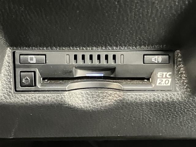 ヤリスクロス Ｚ　バックモニタ　横滑り防止システム　イモビ　カーテンエアバッグ　ＴＶ　クルーズＣ　エアコン　スマートキ－　アルミ　地デジ　キーフリー　パワステ　ダブルエアバック　ＬＥＤヘット　エアバッグ　ＡＢＳ（11枚目）