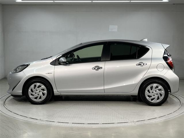 アクア Ｓスタイルブラック　運転席助手席エアバック　セキュリティアラーム　ワンオーナ　スマートエントリー　定期点検記録簿　横滑防止　Ｄレコ　ＬＥＤ　ＰＷ　ＡＢＳ　エアコン　運転席エアバック　ＥＴＣ車載器　パワーステアリング（2枚目）