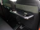 こんなところにもドリンクホルダーが!純正で付いていると車内にマッチしてます!新たに購入する必要が無いのも嬉しいですね!