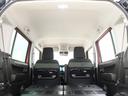 ご納車後の定期的点検に合わせて、「エンジンオイル&フィルター交換」を行うお得なメンテナンスパッケージの「安心メンテナンスパック」をおすすめしております。詳細については当店スタッフまでお尋ねください。