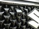 ご納車後の定期的点検に合わせて、「エンジンオイル&フィルター交換」を行うお得なメンテナンスパッケージの「安心メンテナンスパック」をおすすめしております。詳細については当店スタッフまでお尋ねください。