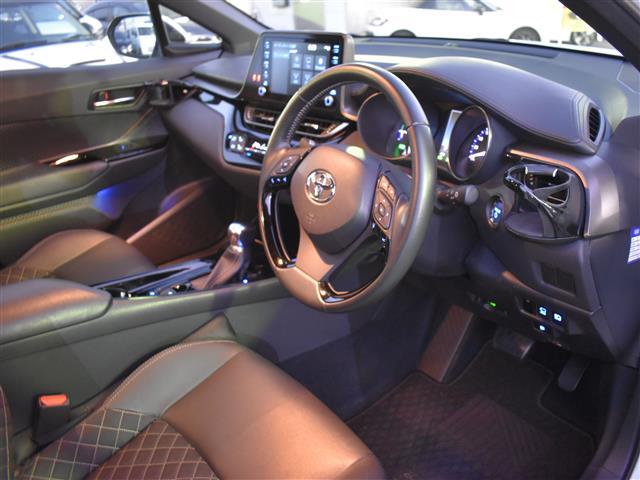 Ｃ－ＨＲ Ｇ　モード　ネロ　セーフティプラスＩＩＩ　クリアランスソナー　シ－トヒ－タ－　レーンキープ　プリクラッシュセーフティ　ＬＥＤヘッドライト　キーレス　ＴＶ　ＥＴＣ　スマートキー　ドラレコ　フルセグＴＶ　オートエアコン　オートライト　ＡＣＣ（10枚目）