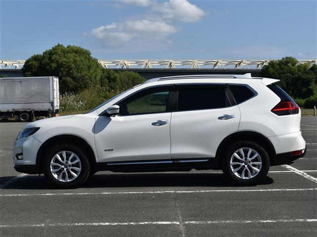 エクストレイル 20Xi ハイブリッド SD 全周囲 車線逸脱警報 衝突被害軽減 オートライト インテリジェントキー LED ルーフレール 盗難防止システム ETC ナビTV アイドリングストップ オートエアコン ABS ドライブレコーダー(6枚目)