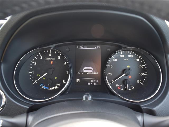 エクストレイル 20Xi ハイブリッド SD 全周囲 車線逸脱警報 衝突被害軽減 オートライト インテリジェントキー LED ルーフレール 盗難防止システム ETC ナビTV アイドリングストップ オートエアコン ABS ドライブレコーダー(9枚目)