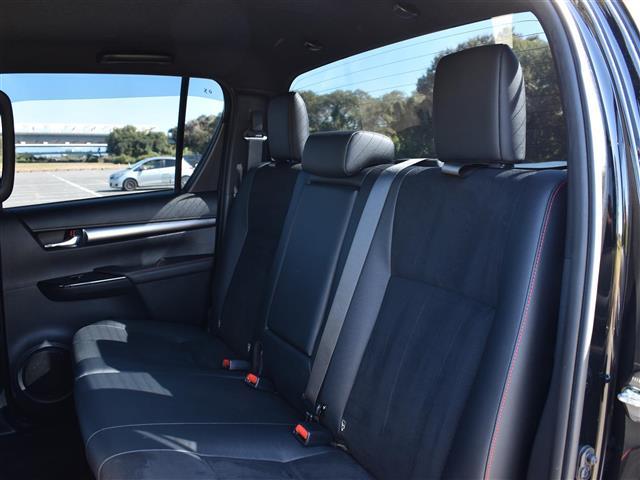 ハイラックス Z GRスポーツ 360度カメラ オートマチックハイビーム キーレス 前後ソナー 追従走行 ナビTV メモリーナビ フルオートエアコン 横滑防止装置 ミュージックプレイヤー接続可 レーンキープ スマキー LEDライト(19枚目)