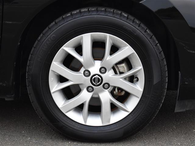 ノート e-パワー X クリソナ SDナビゲーション 横滑防止装置 運転席助手席エアバック 地デジ AUTOエアコン DVD再生 ナビTV 運転席エアバッグ キーレスエントリー ETC車載器 アイドリングストップ パワステ(8枚目)