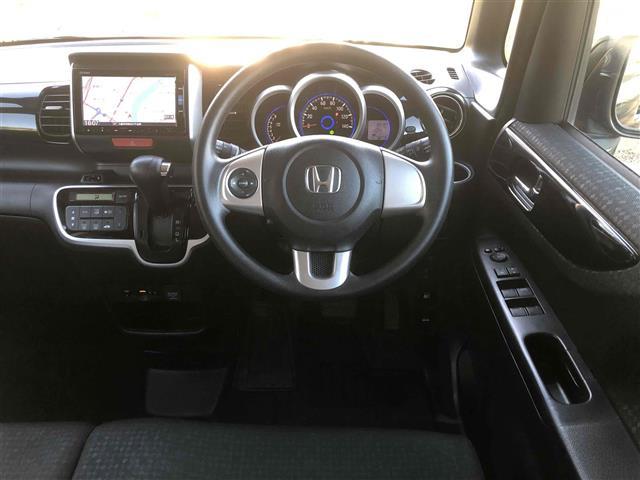 Ｎ－ＢＯＸカスタム Ｇ・Ｌパッケージ　ＢＬＵＥＴＯＯＴＨ　アイドリングストップ車　１オーナー　ナビ・ＴＶ　スマキ－　地デジＴＶ　パワーウィンドウ　オートエアコン　パワステ　ＤＶＤ再生可　キーレスエントリー　両席エアバック　ＡＢＳ　ＥＴＣ（6枚目）