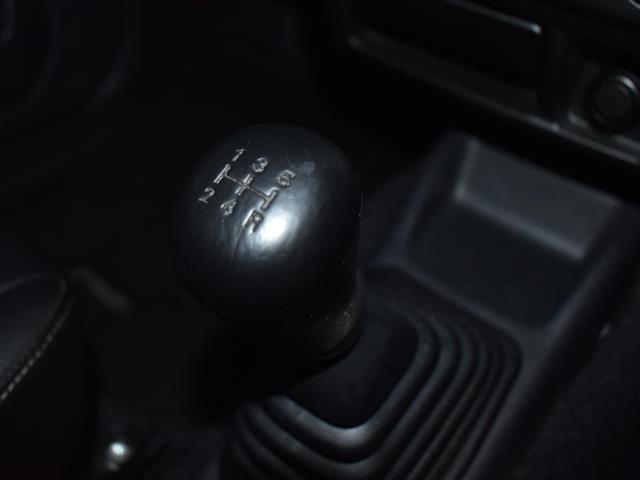 ジムニー クロスアドベンチャーＸＣ　Ｓヒーター　ダブルエアバック　キーレス付　切替式４ＷＤ　マニュアルエアコン　ターボ車　パワーウィンドウ　エアバック　パワーステアリング　ＥＴＣ　ＡＢＳ（9枚目）
