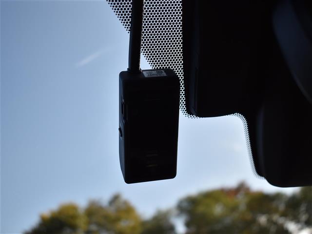 ＵＸ ＵＸ２５０ｈ　Ｆスポーツ　ハイビームアシスト　アイスト　ブルートゥース　ＵＳＢ接続　シートＨ　フルセグテレビ　ＬＥＤヘッドライト　ＬＫＡ　ＥＴＣ車載器　インテリキー　電動シート　横滑り防止　エアコン　ナビＴＶ　キーフリー　ＳＤ（18枚目）