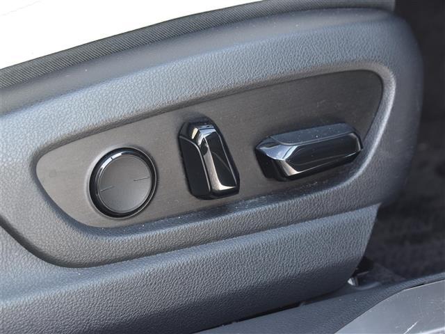 ＵＸ ＵＸ２５０ｈ　Ｆスポーツ　ハイビームアシスト　アイスト　ブルートゥース　ＵＳＢ接続　シートＨ　フルセグテレビ　ＬＥＤヘッドライト　ＬＫＡ　ＥＴＣ車載器　インテリキー　電動シート　横滑り防止　エアコン　ナビＴＶ　キーフリー　ＳＤ（22枚目）