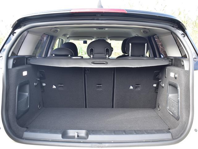 MINI クーパーD クラブマン ETC車載器 バックセンサー アイドリングSTOP パワステ Bluetooth対応 エアコン パワーウィンド 助手席エアバッグ 運転席エアバッグ LEDヘッドライト オートライト キーレス ナビ(7枚目)