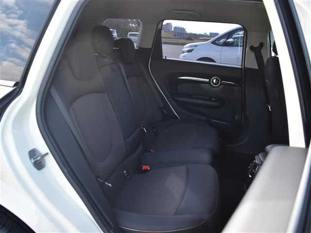 MINI クーパーD クラブマン ETC車載器 バックセンサー アイドリングSTOP パワステ Bluetooth対応 エアコン パワーウィンド 助手席エアバッグ 運転席エアバッグ LEDヘッドライト オートライト キーレス ナビ(8枚目)