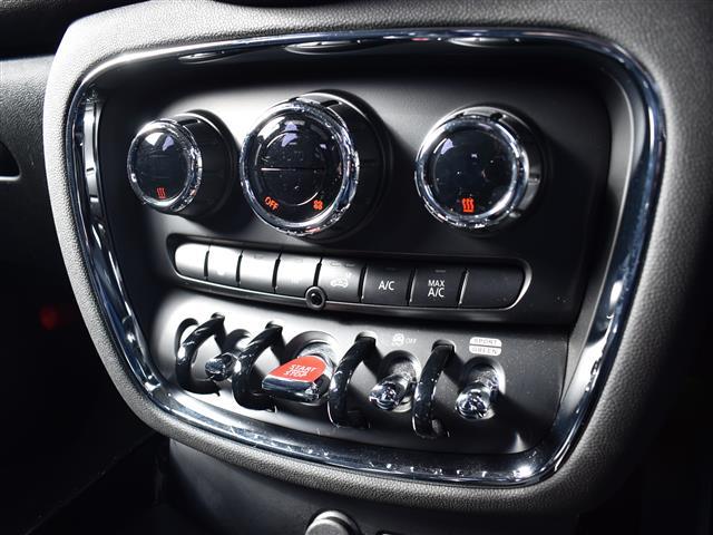 MINI クーパーD クラブマン ETC車載器 バックセンサー アイドリングSTOP パワステ Bluetooth対応 エアコン パワーウィンド 助手席エアバッグ 運転席エアバッグ LEDヘッドライト オートライト キーレス ナビ(19枚目)