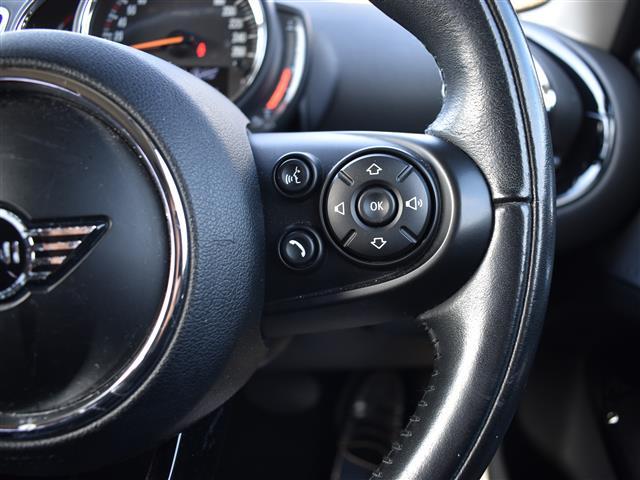 MINI クーパーD クラブマン ETC車載器 バックセンサー アイドリングSTOP パワステ Bluetooth対応 エアコン パワーウィンド 助手席エアバッグ 運転席エアバッグ LEDヘッドライト オートライト キーレス ナビ(24枚目)