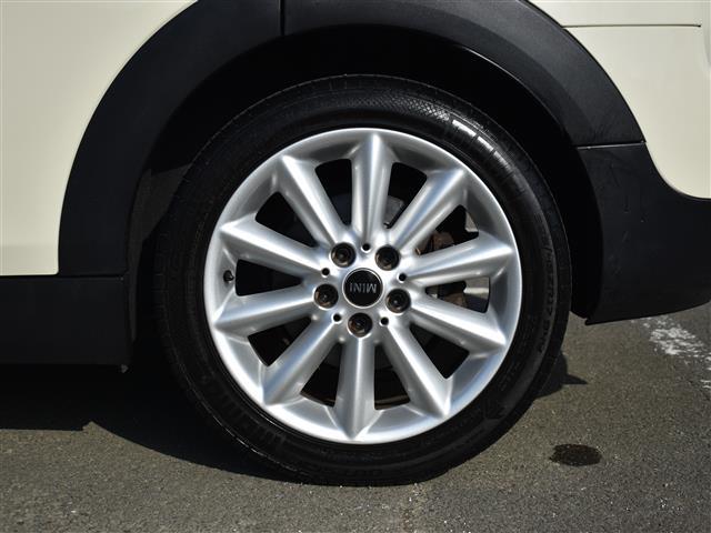 MINI クーパーD クラブマン ETC車載器 バックセンサー アイドリングSTOP パワステ Bluetooth対応 エアコン パワーウィンド 助手席エアバッグ 運転席エアバッグ LEDヘッドライト オートライト キーレス ナビ(29枚目)