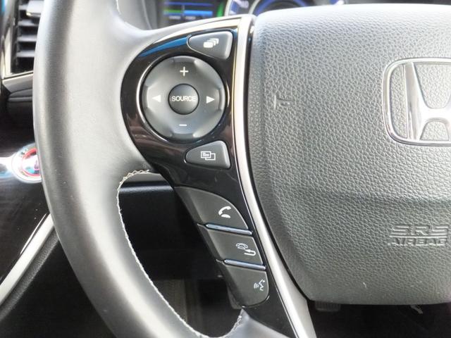 オデッセイハイブリッド ハイブリッドアブソルート・ＥＸホンダセンシング　本革シート／純正９型ナビ／１１型フリップダウンモニタ／マルチビューカメラ／ＣＤ／ＤＶＤ／フルセグ／ＥＴＣ２．０／Ｂｌｕｅｔｏｏｔｈオーディオ／両自動ドア／パワーシートシートヒータ／ホンダセンシング（5枚目）