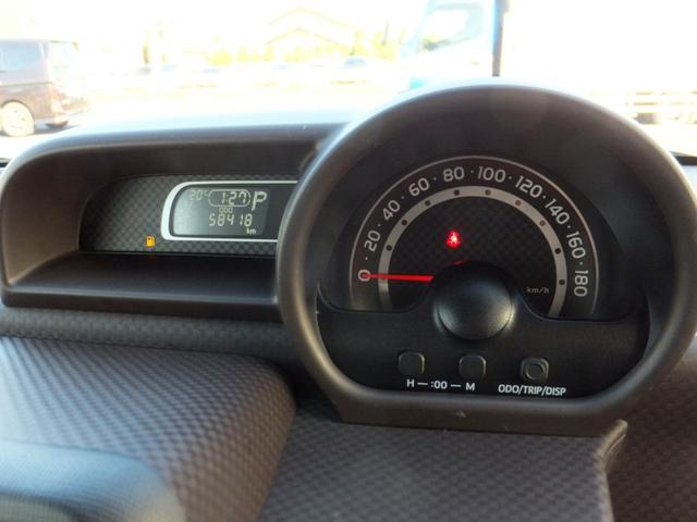 スペイド Ｆ　クイーン　アイドリングストップ／プッシュスタート／スマートキー／純正ナビＴＶ／バックカメラ／オートＨＩＤライト／シートカバー／左電動スライドドア／横滑り防止／盗難防止／純正サイドバイザー／ウォークスルー／禁煙（7枚目）