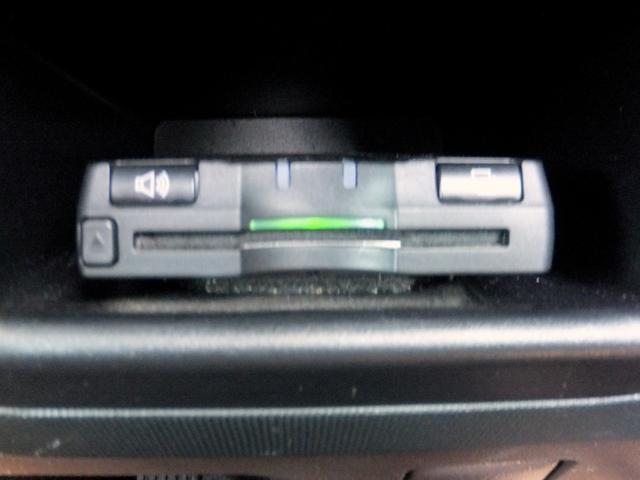 スペイド Ｆ　クイーン　アイドリングストップ／プッシュスタート／スマートキー／純正ナビＴＶ／バックカメラ／オートＨＩＤライト／シートカバー／左電動スライドドア／横滑り防止／盗難防止／純正サイドバイザー／ウォークスルー／禁煙（11枚目）