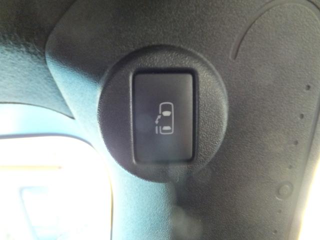 スペイド Ｆ　クイーン　アイドリングストップ／プッシュスタート／スマートキー／純正ナビＴＶ／バックカメラ／オートＨＩＤライト／シートカバー／左電動スライドドア／横滑り防止／盗難防止／純正サイドバイザー／ウォークスルー／禁煙（13枚目）