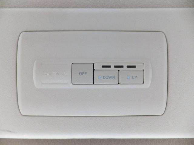 デリカD:5 G パワーパッケージ キャリア/リアラダー/アイドリングストップ/ナビTV/バックカメラ/後席モニター/パドルシフト/ETC/両側電動スライドドア/クルーズコントロール/16AW/サイドバイザー/保証書/1オーナー/禁煙(27枚目)