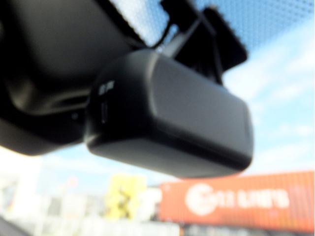 リーフ ニスモ OPレカロ/プロパイロット/エマブレ/アラウンドビュー/スマートミラー/電子パーキング/純正9型ナビ&フルセグ/LEDライト/クリソナ/シートヒーター/ETC2.0/ドラレコ/BTA/HDMI/USB(13枚目)